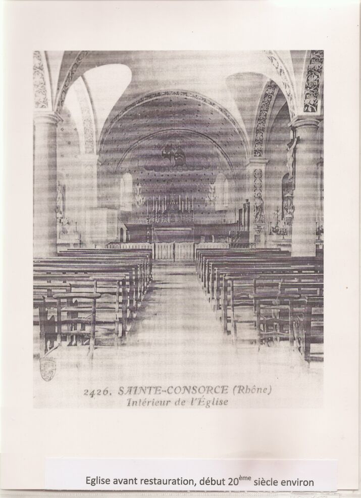 intérieur église mi 20ème